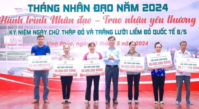 Vĩnh Phúc phát động Tháng Nhân đạo năm 2024 “Hành trình nhân đạo - Trao nhận yêu thương” (14/5/2024)